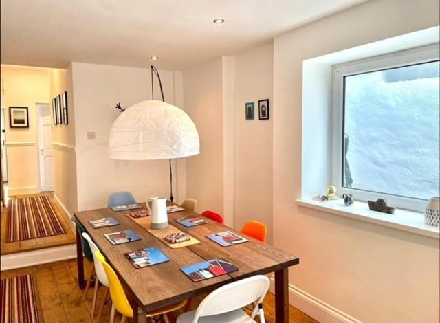 *Family Home In Mumbles. Close To The Beach* Eksteriør billede