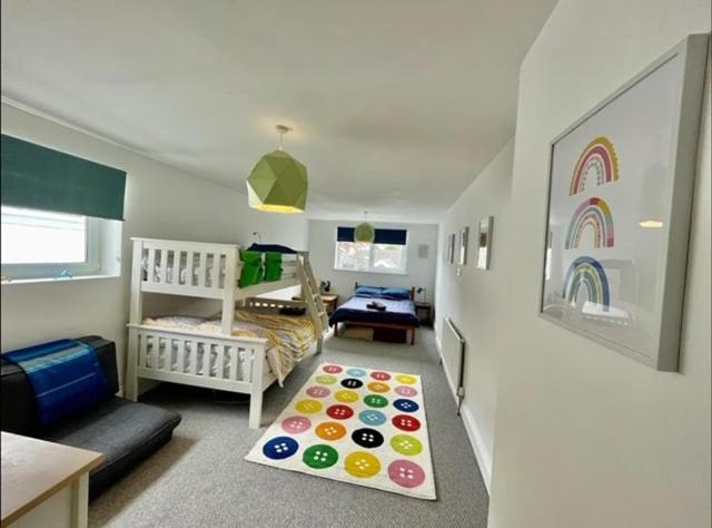 *Family Home In Mumbles. Close To The Beach* Eksteriør billede